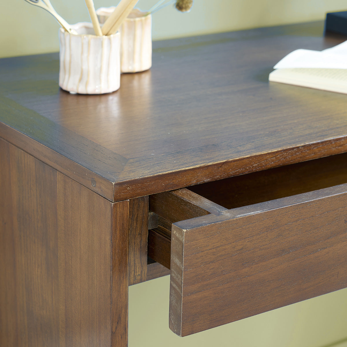 MILO - Konsole aus massivem Mindi in Walnuss-Finish 120 cm