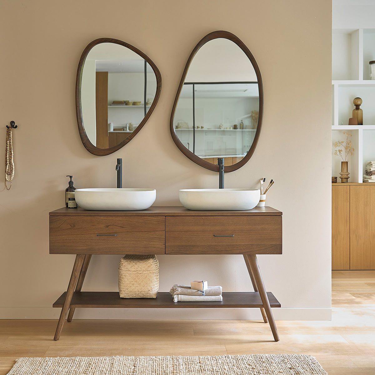 1542-meuble_de_salle_de_bain_en_mindi_massif_135_cm-01.jpg
