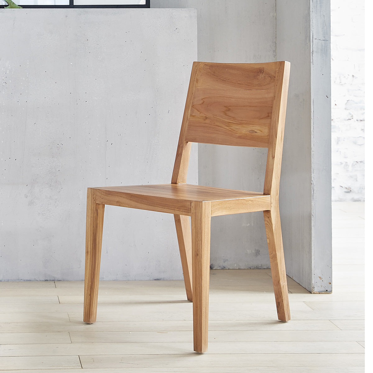 TRISTAN - Stuhl aus massivem Teakholz