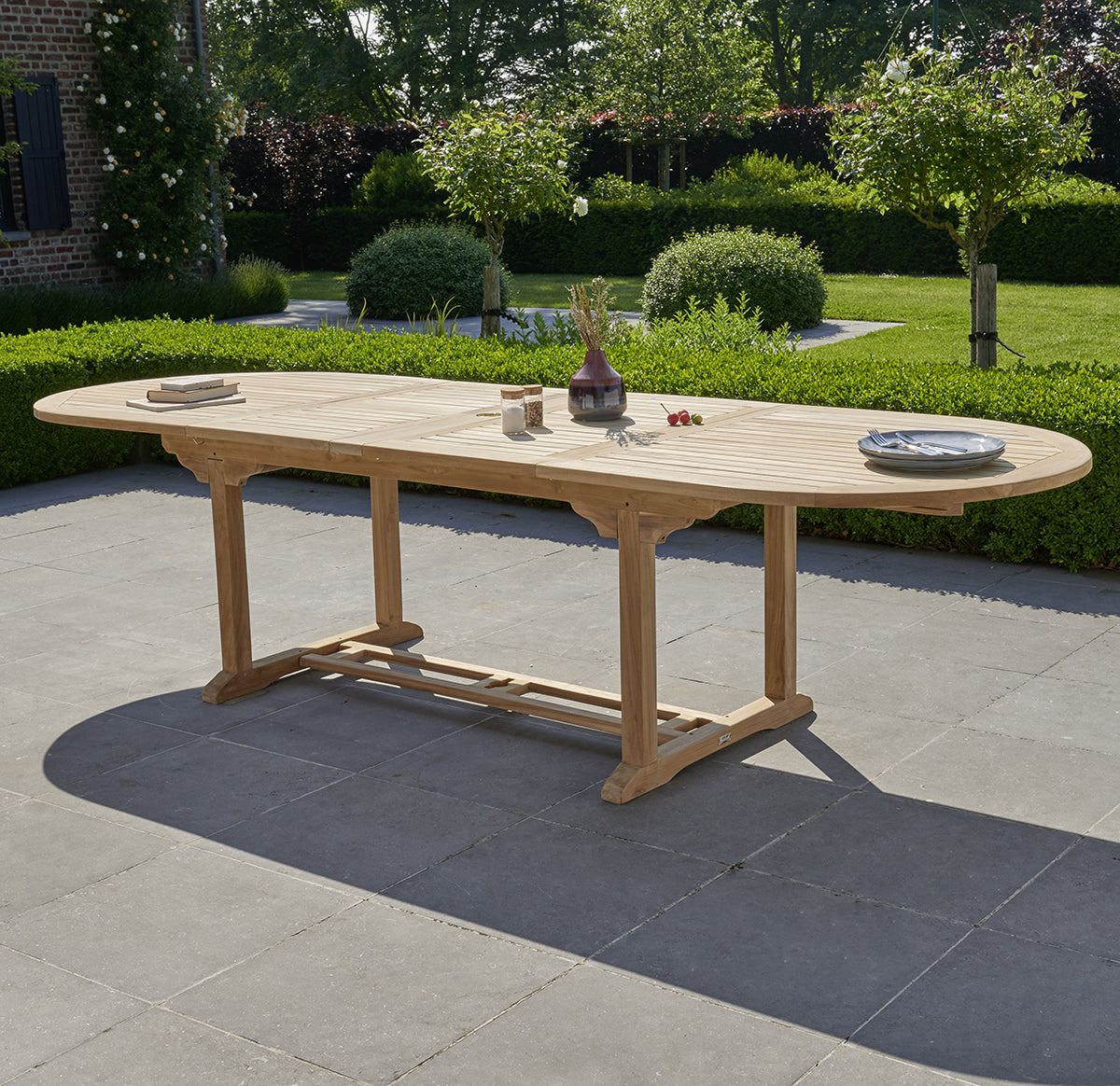 Ovaler Gartentisch für 10/12 Personen aus massivem Teakholz, ausziehbar