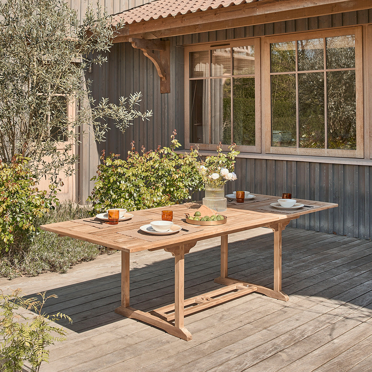 302-salon_de_jardin_en_teck_massif_extensible_8_10_pers-08.jpg