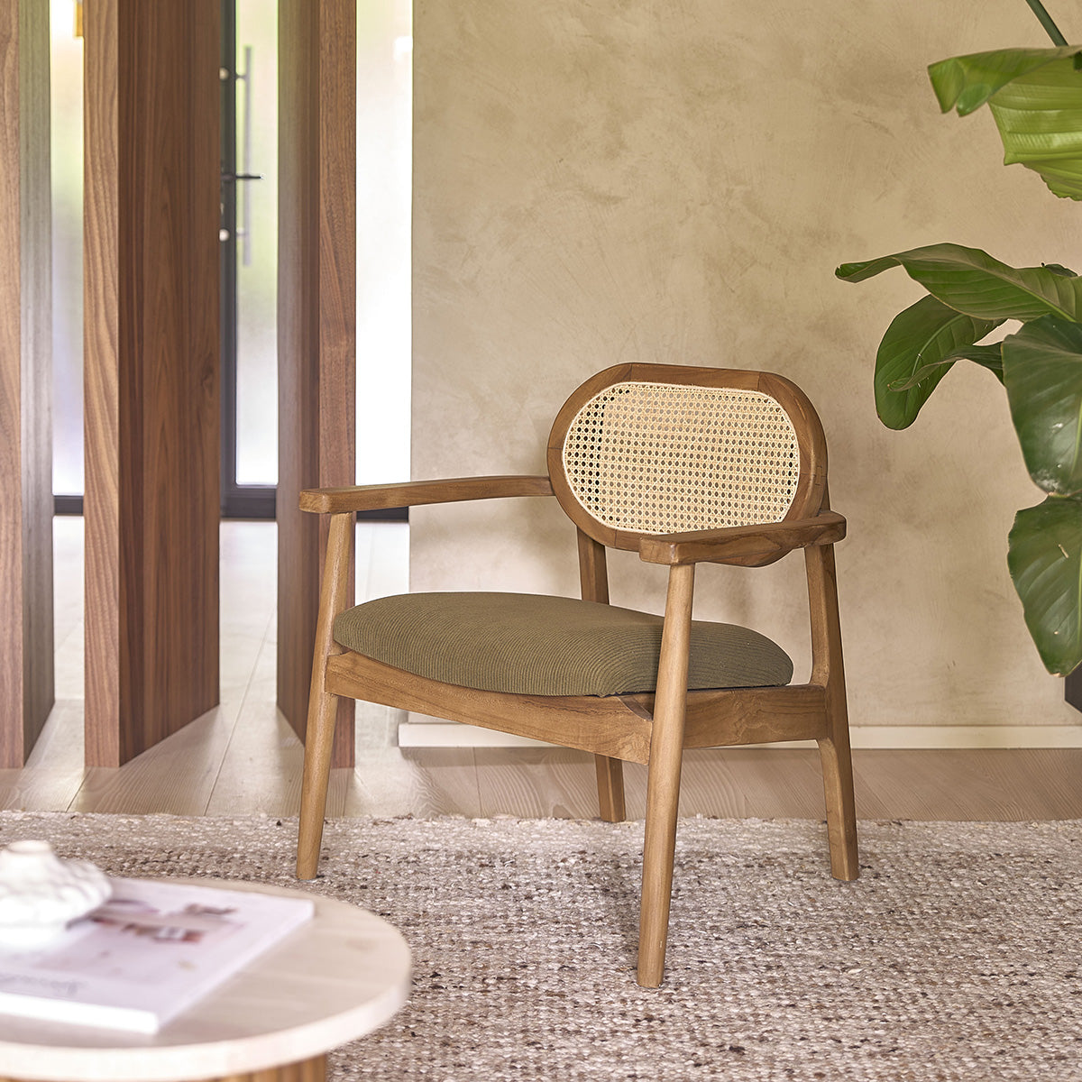 FAU0007-fauteuil_en_teck_massif_cannage_et_tissu_velours_cotele_kaki-01.jpg