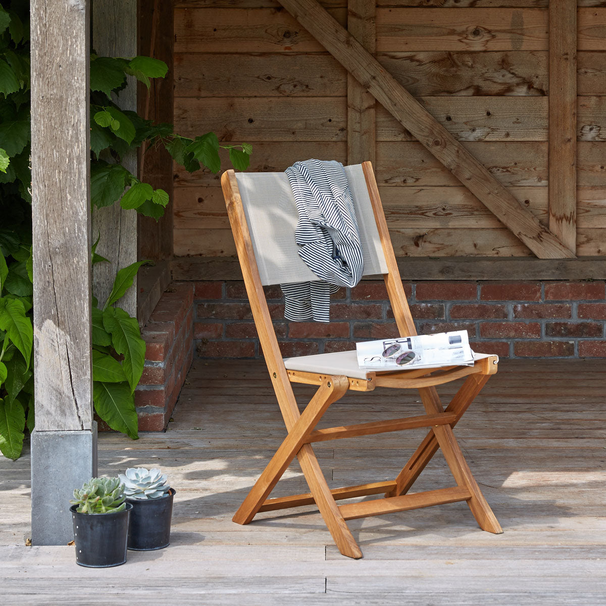 4001-chaise_de_jardin_en_acacia_massif_et_textilene_gris-01.jpg