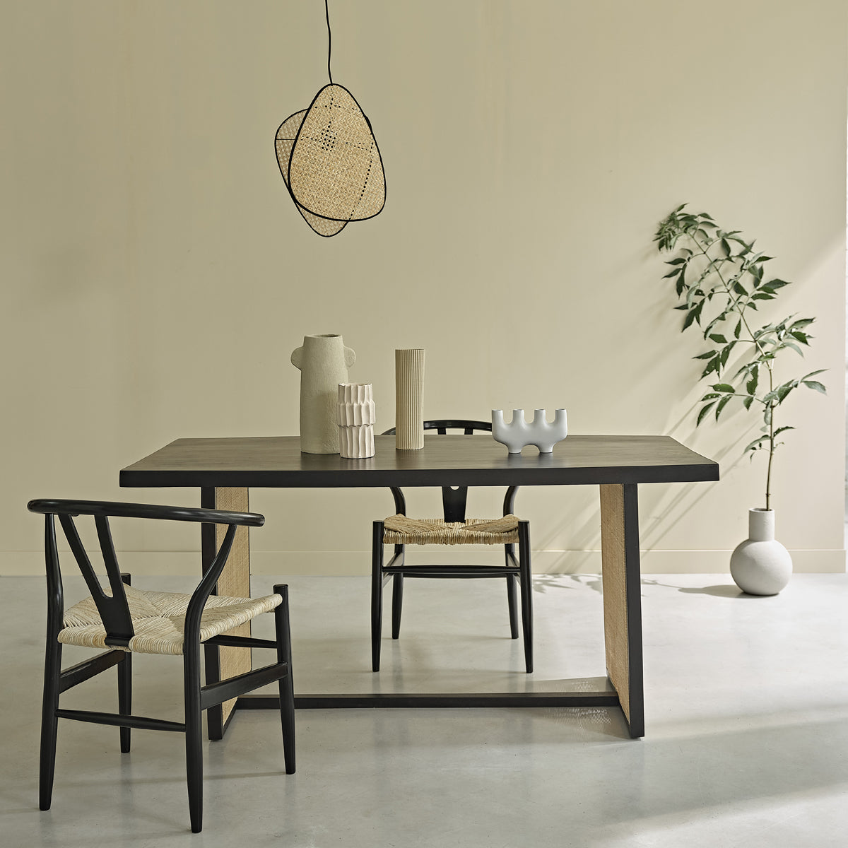 610-table_en_manguier_massif_et_cannage_6_pers-01.jpg