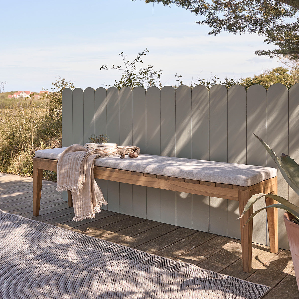 BDJ0003-banc_de_jardin_en_teck_massif_180_cm_avec_coussin-03.jpg