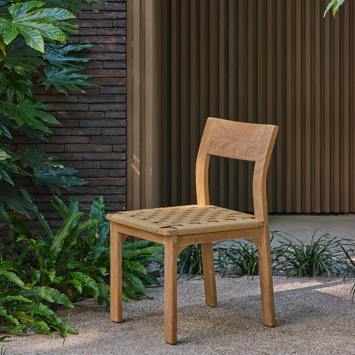 CDJ0004-chaise_de_jardin_en_teck_massif_et_rotin-01.jpg