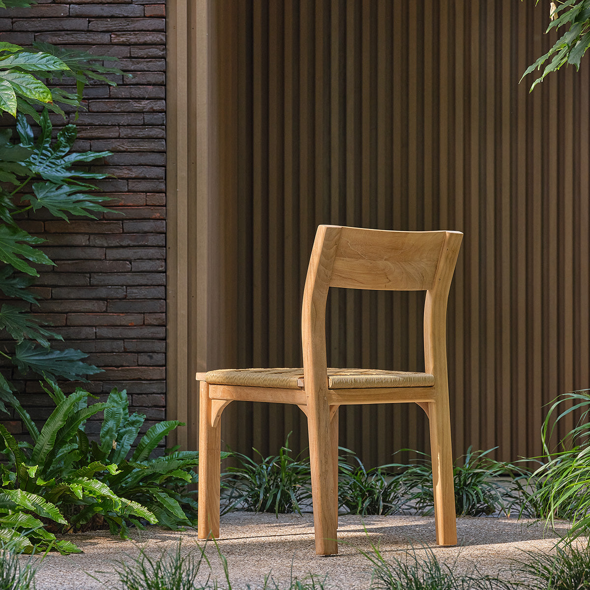 CDJ0004-chaise_de_jardin_en_teck_massif_et_rotin-04.jpg
