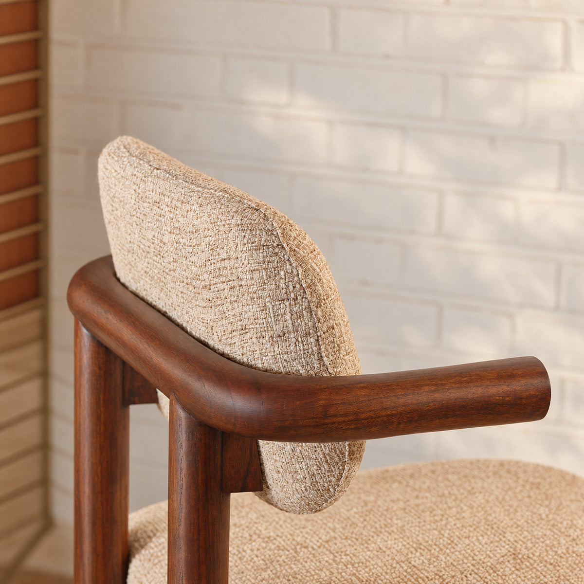 CHA0024-lot_de_2_chaises_en_mindi_massif_et_tissu_texture_beige_chine-06.jpg