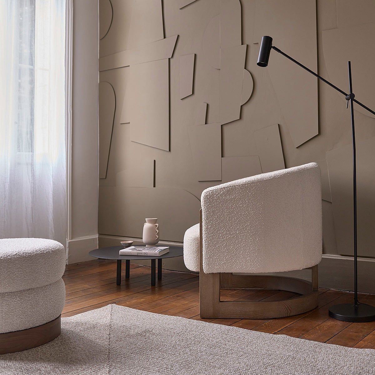 FAU0003-fauteuil_en_chene_massif_et_tissu_bouclette_ecrue-03.jpg