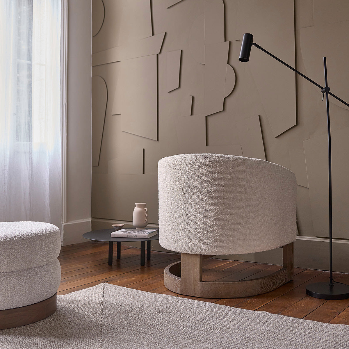 FAU0003-fauteuil_en_chene_massif_et_tissu_bouclette_ecrue-05.jpg