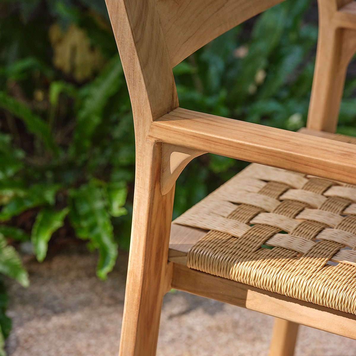 FDJ0011-fauteuil_de_jardin_en_teck_massif_et_rotin-05.jpg