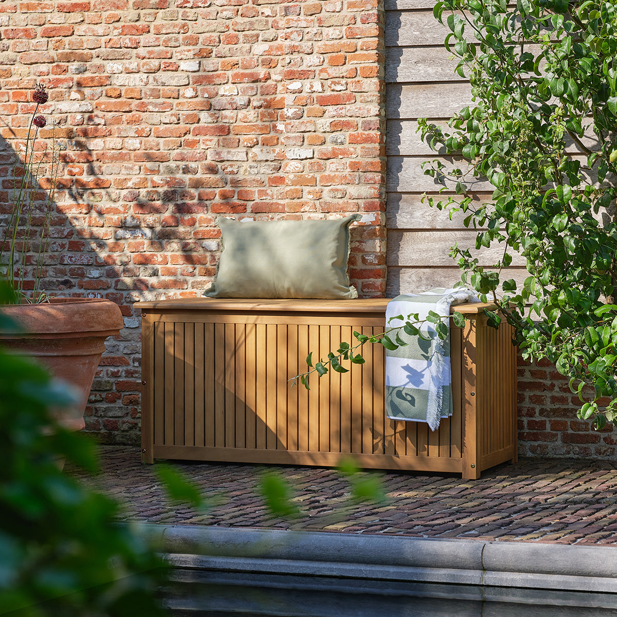 RDJ0001-coffre_de_rangement_jardin_en_acacia_massif_huile-01.jpg