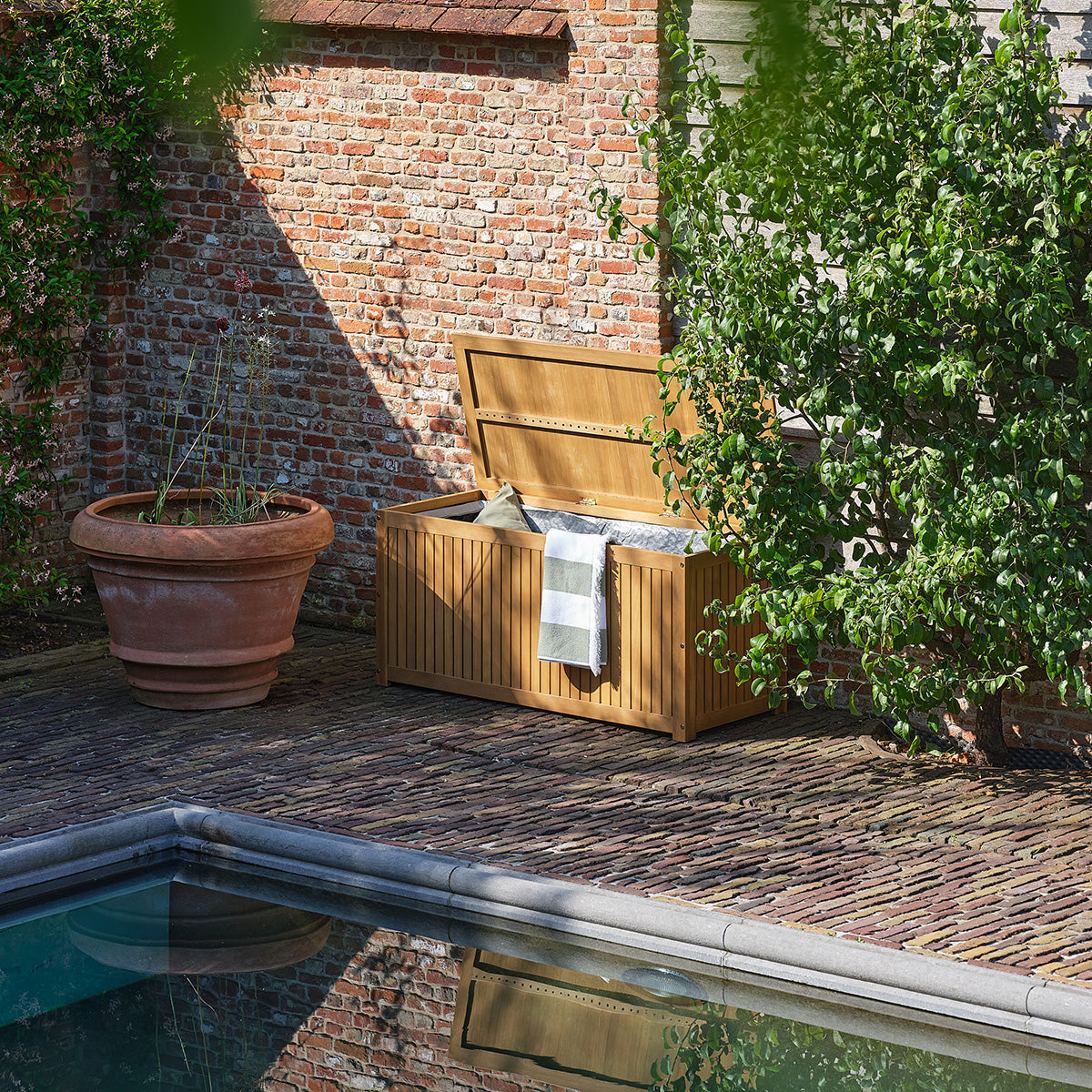 RDJ0001-coffre_de_rangement_jardin_en_acacia_massif_huile-03.jpg