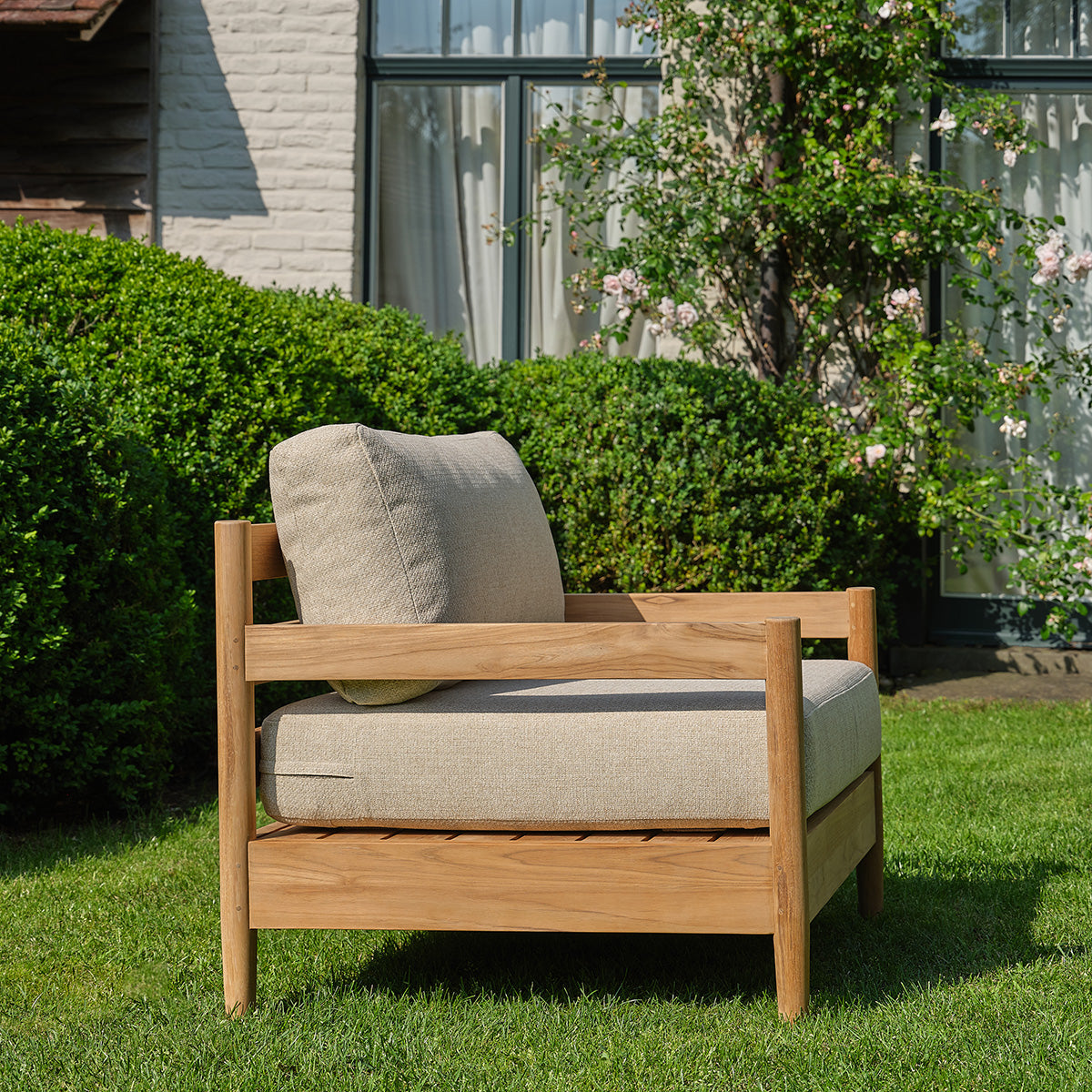 SBJ0004-salon_de_jardin_bas_en_teck_massif_avec_coussins_beige_chine_2_pers-06.jpg