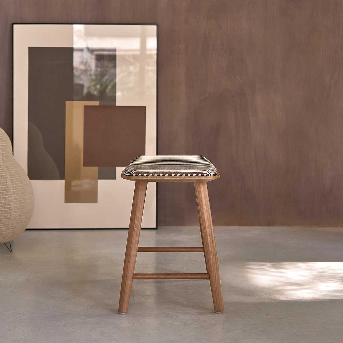 TCB0015-tabouret_de_bar_en_teck_massif_et_assise_a_rayures_45_cm-03.jpg