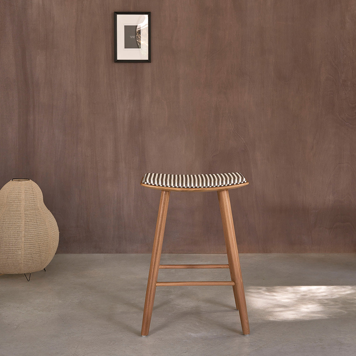 TCB0019-tabouret_de_bar_en_teck_massif_et_assise_a_rayures_65_cm-04.jpg