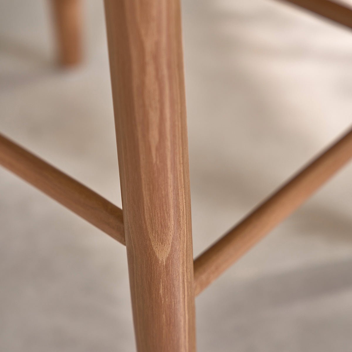 TCB0019-tabouret_de_bar_en_teck_massif_et_assise_a_rayures_65_cm-06.jpg