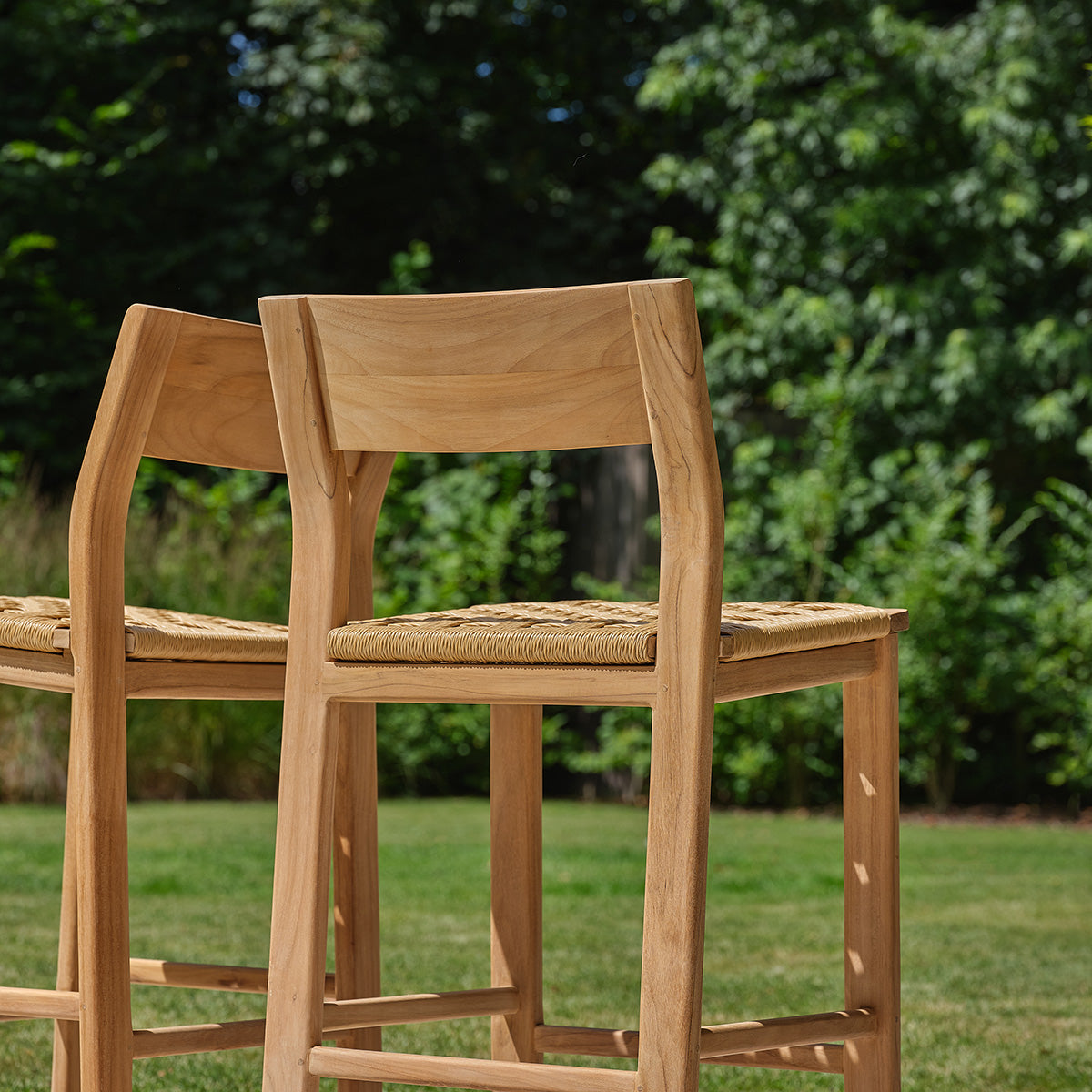 TCB0024-chaise_de_bar_jardin_en_teck_massif_lot_de_2-06.jpg