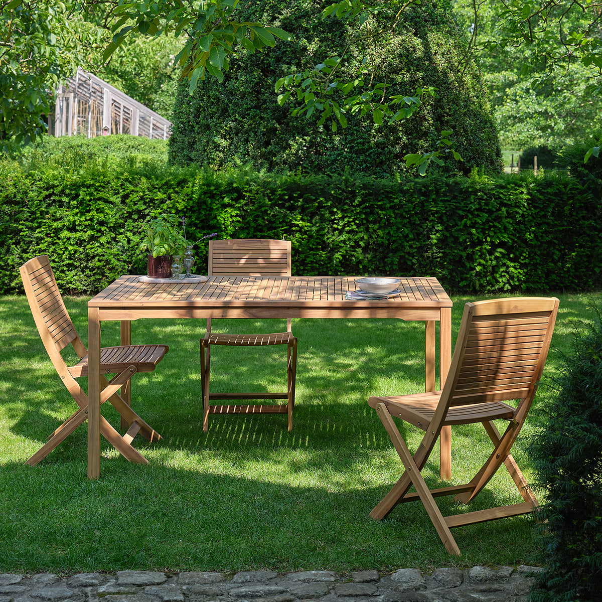 TDJ0008-table_de_jardin_en_acacia_massif_huile_150_cm-01.jpg