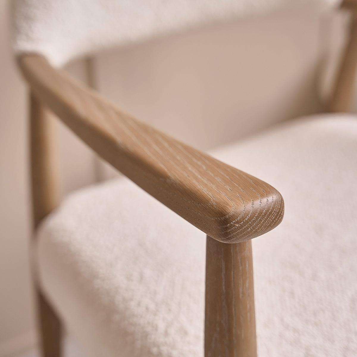 CHA0004-chaise_en_chene_massif_et_tissu_bouclette-05.jpg
