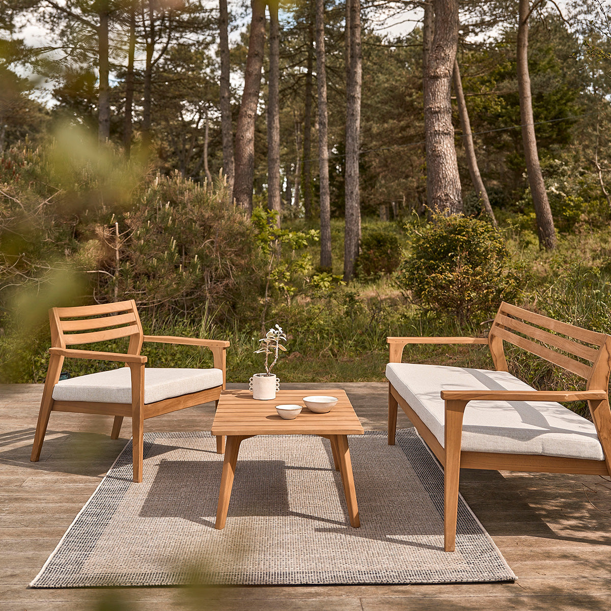 Comment protéger son salon de jardin en hiver ?