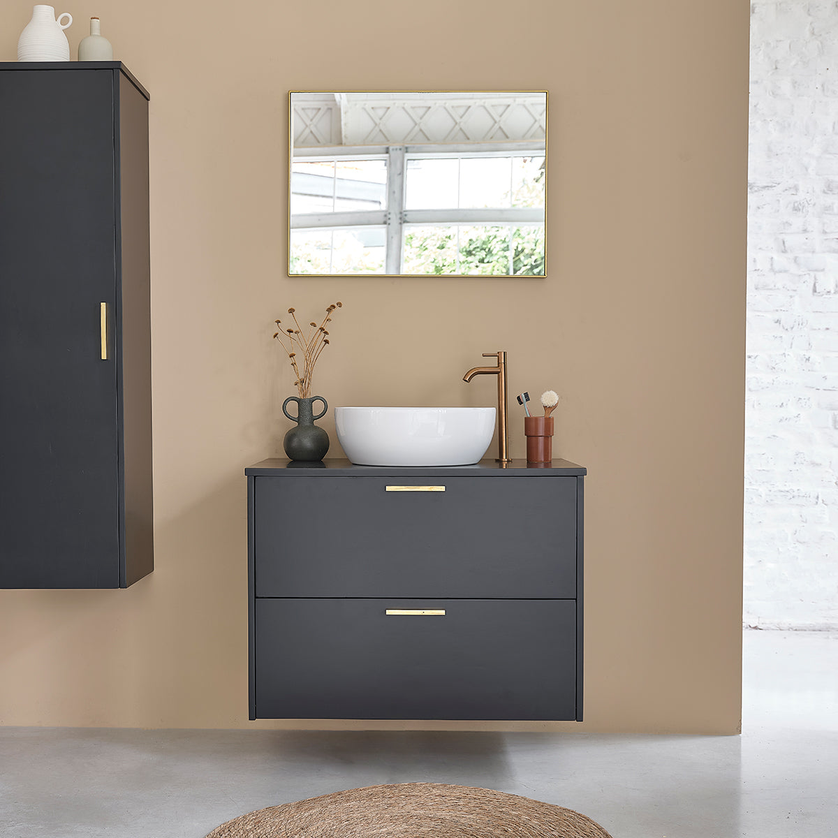 Une salle de bain noire, moderne et cosy !