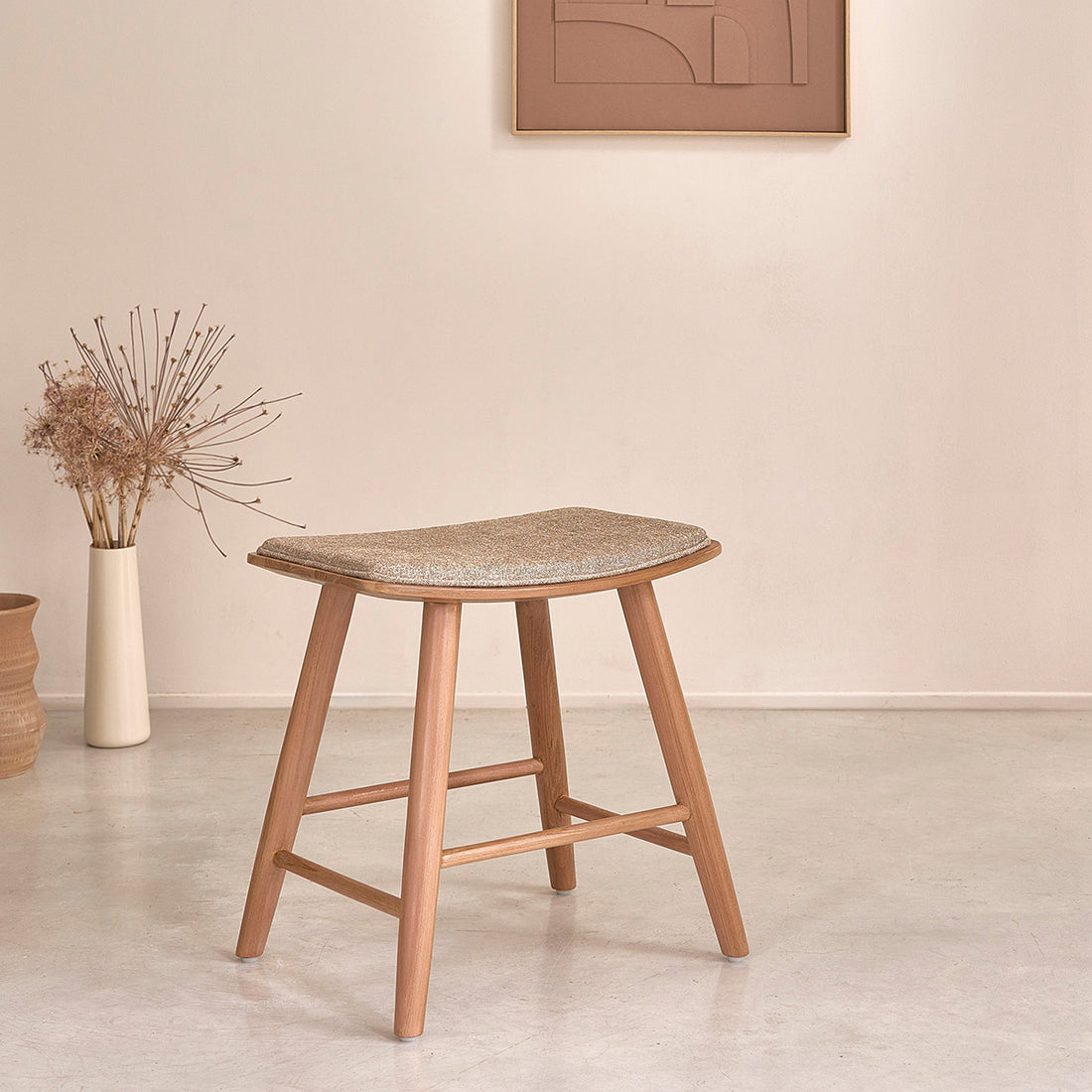 AMBRE - Barhocker aus massivem Teakholz und Greige-Samt 45 cm (Kombination aus Grau und Beige)