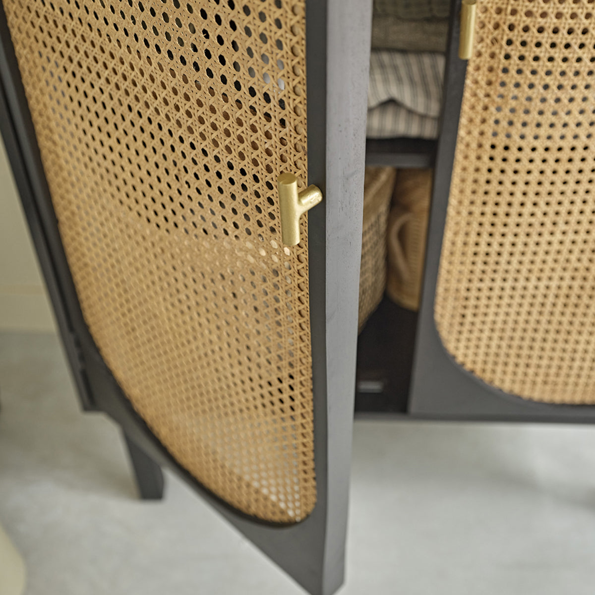 ZULMA - Armoire en manguier massif et cannage 90 cm