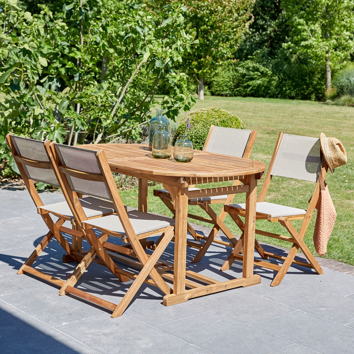 HANOÏ - Gartenlounge aus massivem Akazienholz und grauem Textilene 4 Sitze