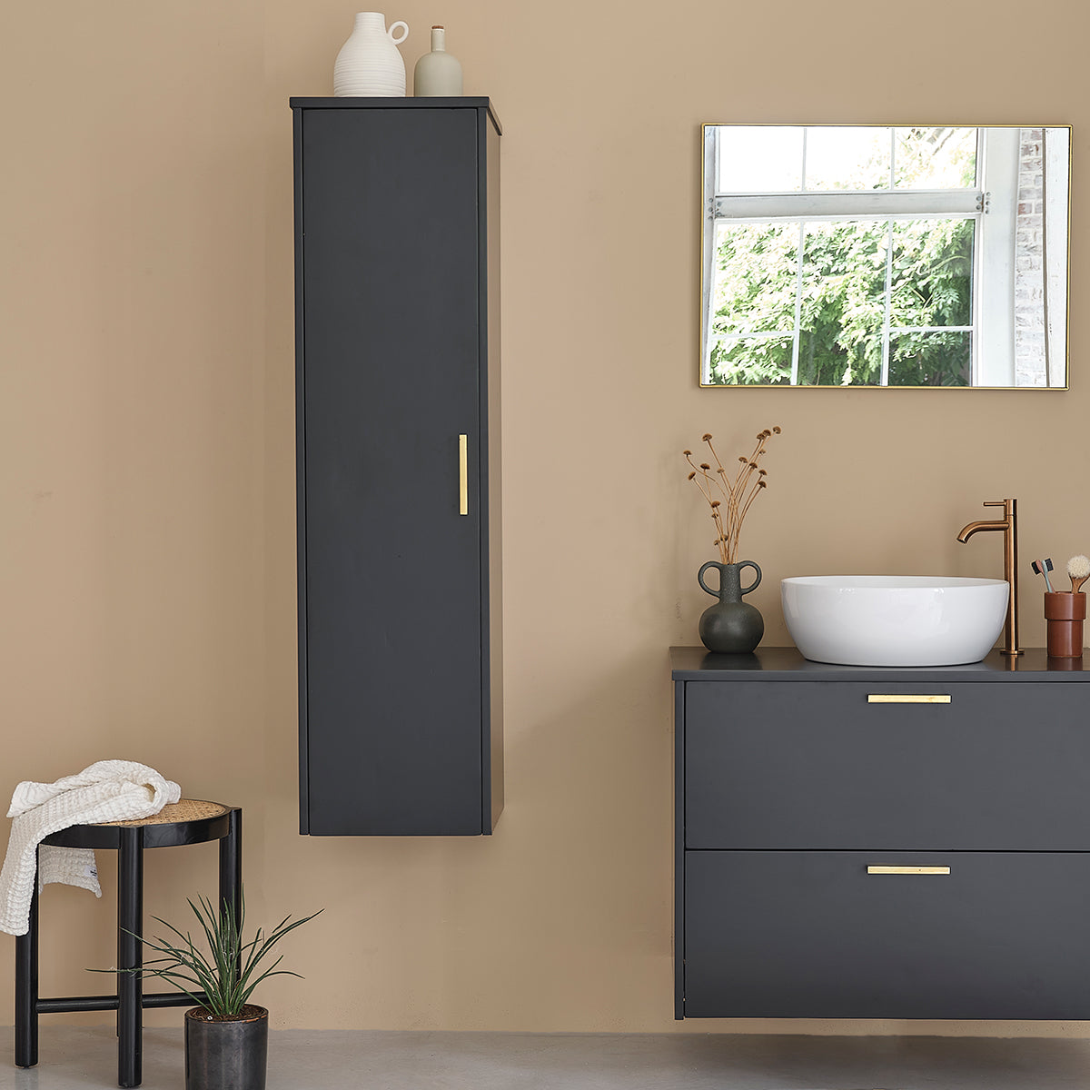710-colonne_de_salle_de_bain_noire_en_bois_dacacia_130-01.jpg