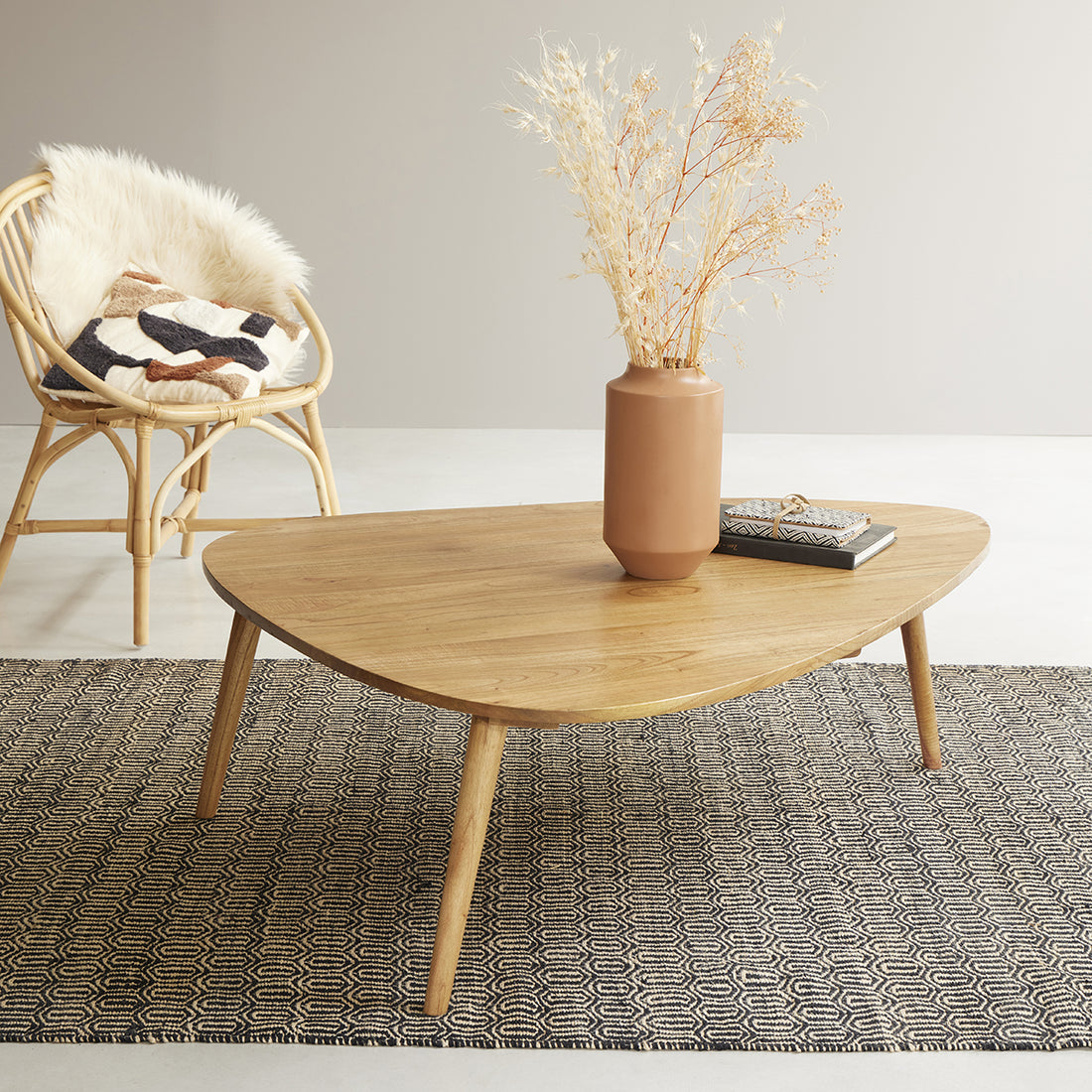 ODDA - Couchtisch aus massivem Mindy 120 cm 
