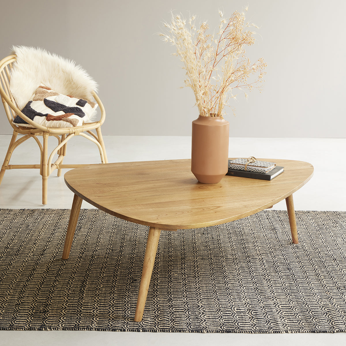 ODDA - Couchtisch aus massivem Mindy 120 cm 