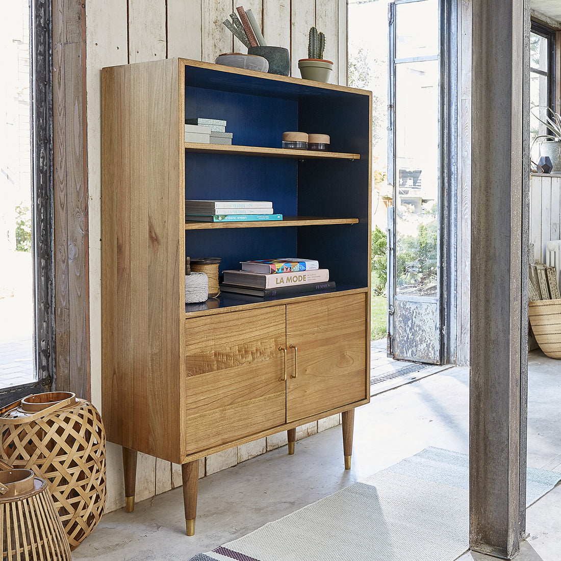PIA - Bücherregal aus massivem Mindi-Holz, H 147 cm