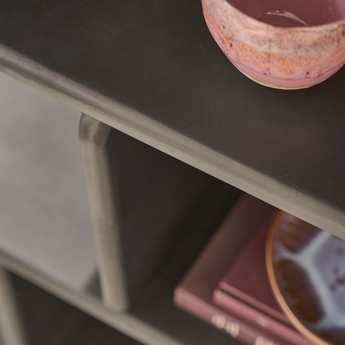 CLEO - Bücherregal aus massivem schwarzem Mangoholz, 106 cm