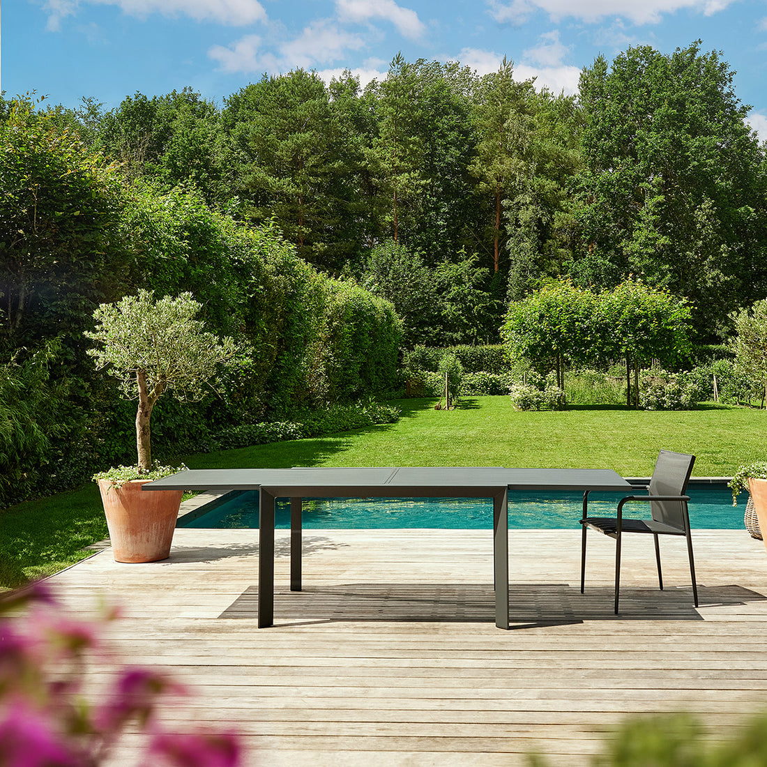 LAGON - Ausziehbarer Gartentisch aus Aluminium, grau, für 6–10 Personen