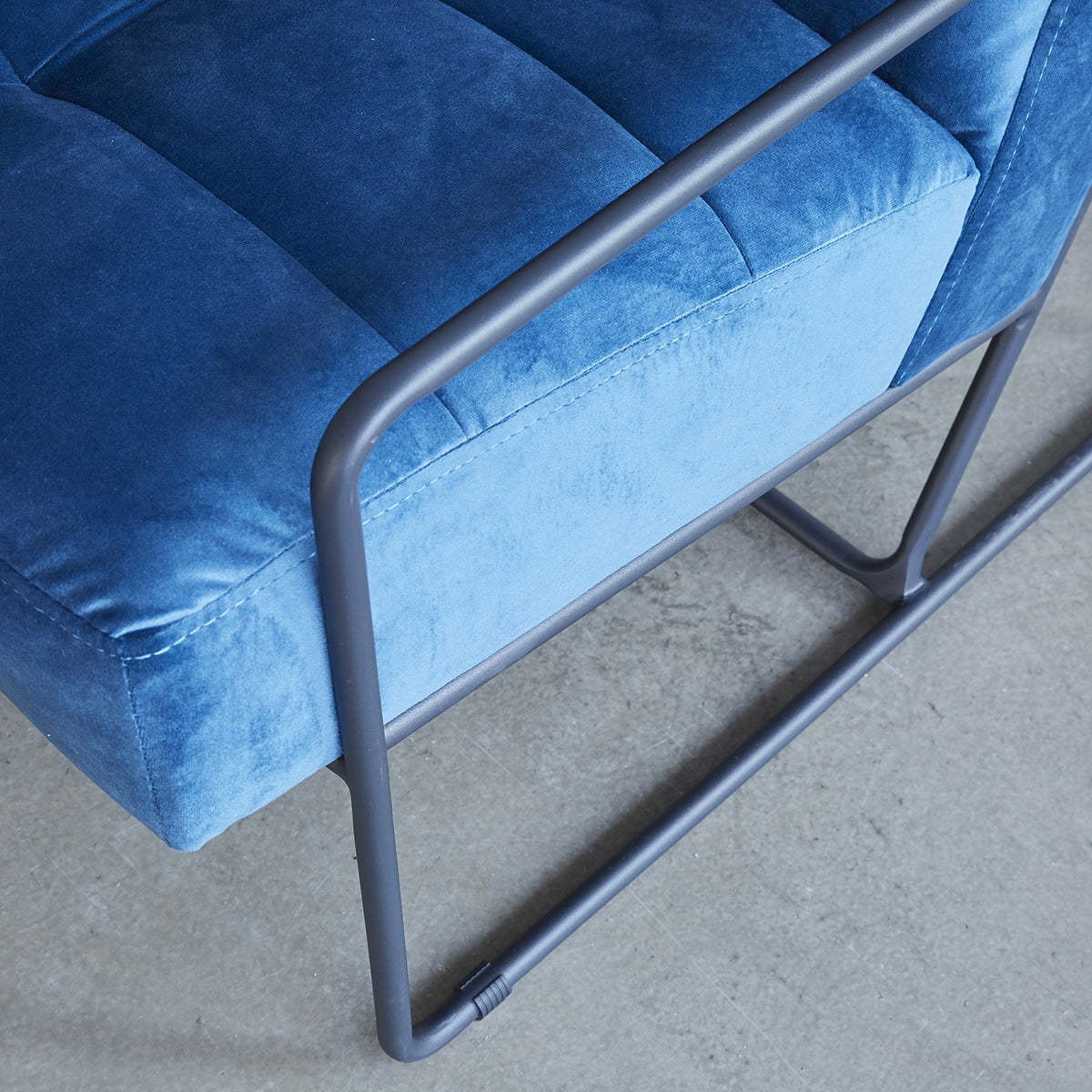 1401-canape_2_places_velours_bleu-06.jpg