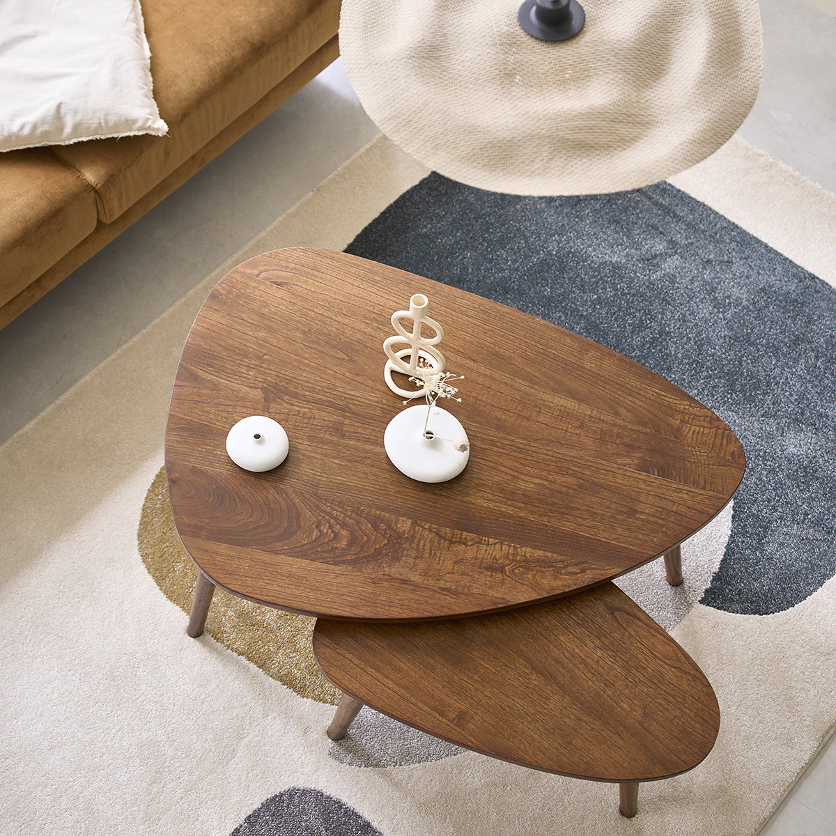 1590-lot_de_tables_basses_en_mindi_massif_finition_noyer_-03.jpg