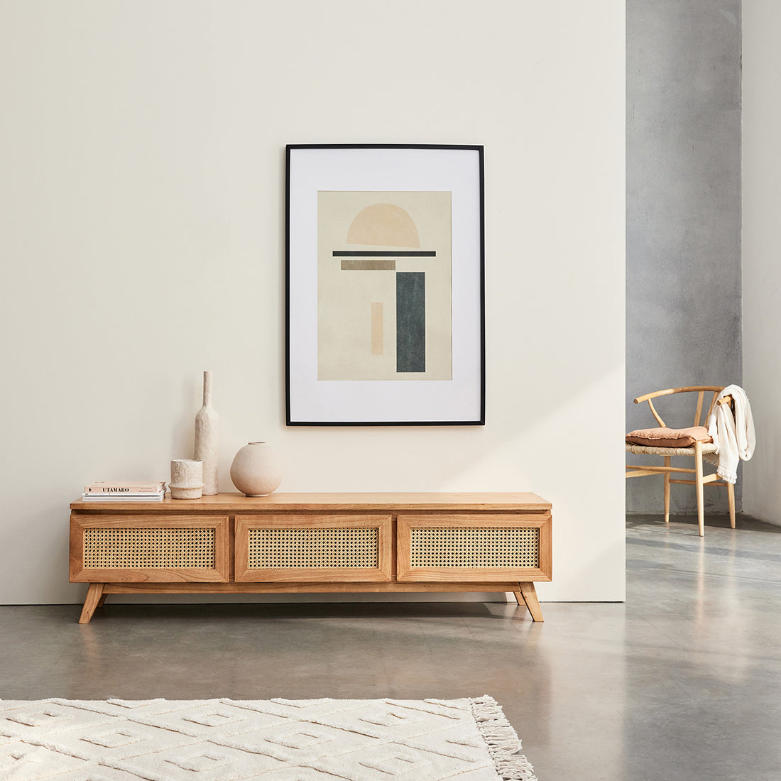 ISÉE - TV-Möbel aus massivem Mindi und Rohrgeflecht 160 cm