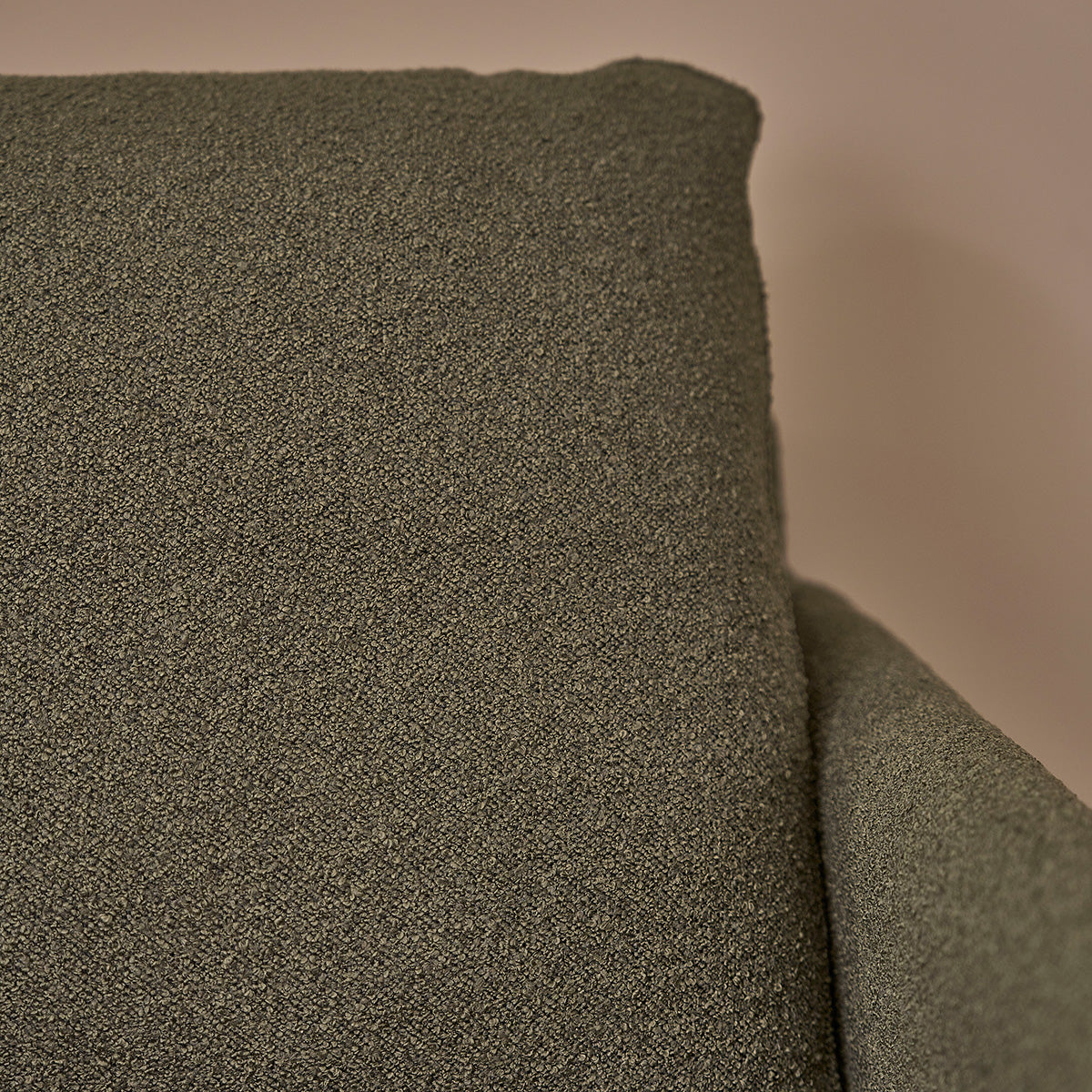 ONDINE - Gerades 3-Sitzer-Sofa aus Massivholz und khakifarbenem Bouclé-Stoff