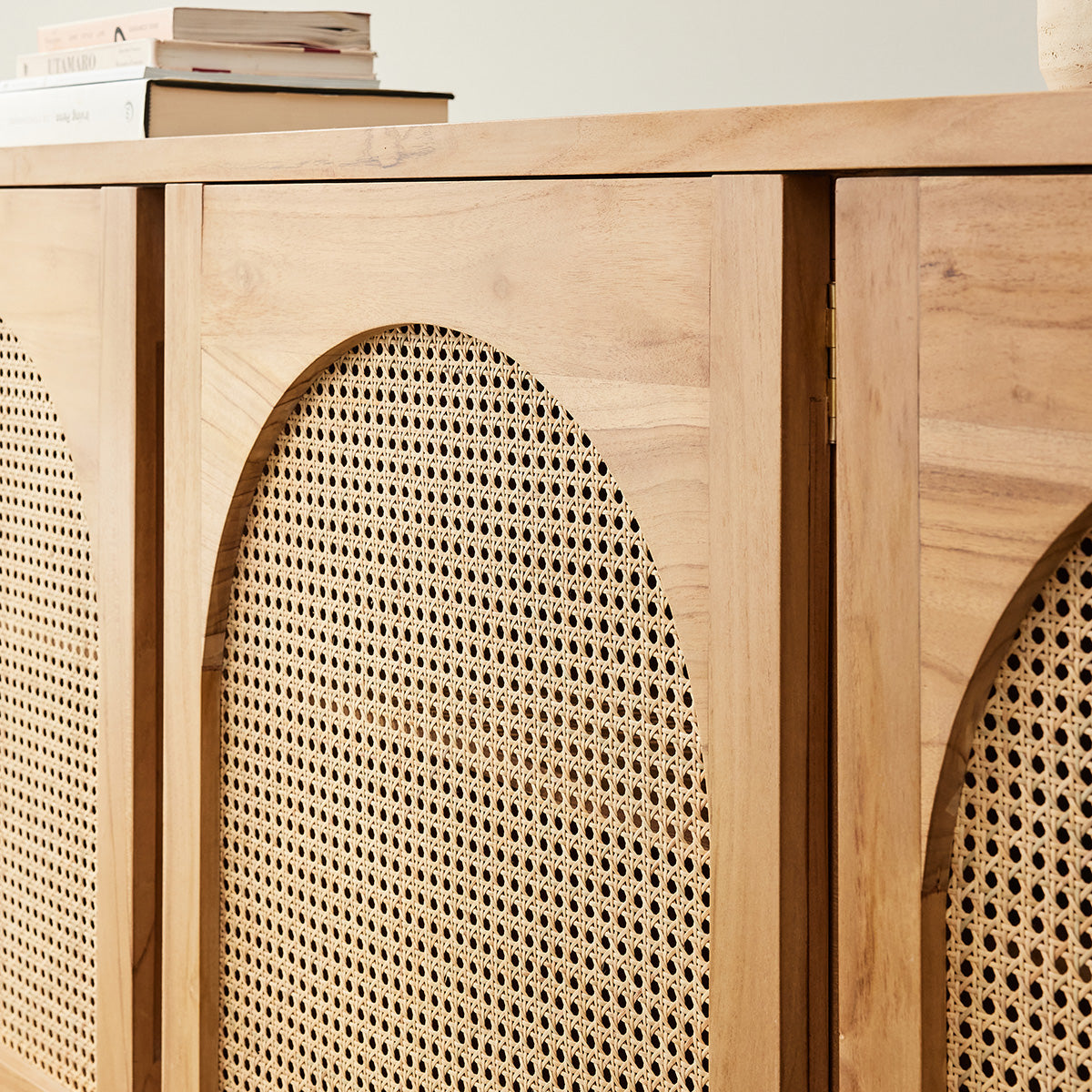LOÉ - Buffet aus massivem Teakholz und Rohrgeflecht 183 cm