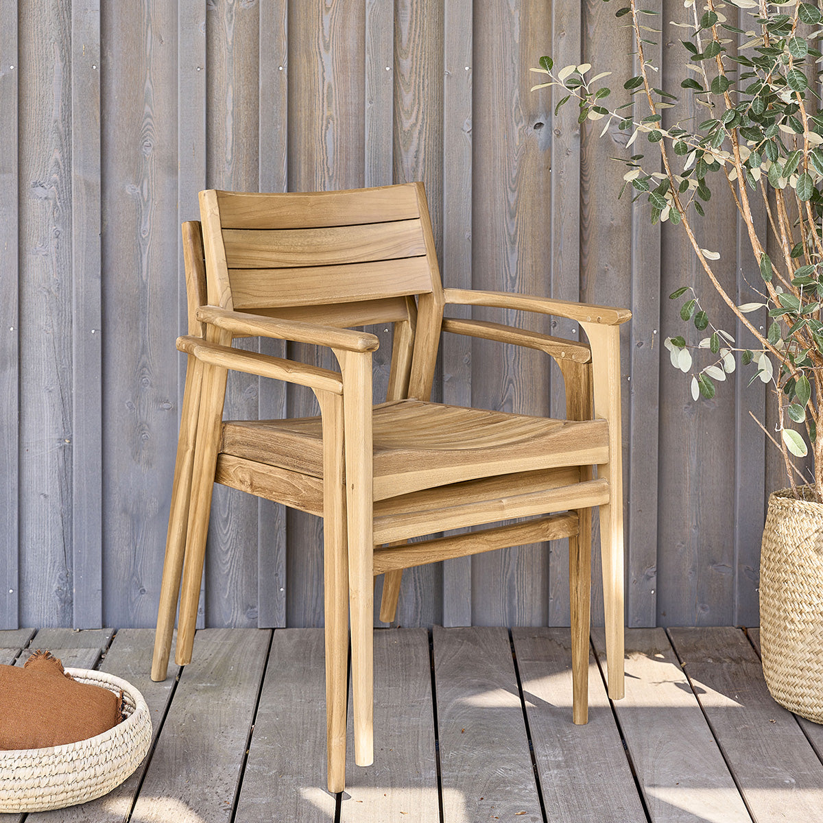 APRIL - Gartensessel aus massivem Teakholz