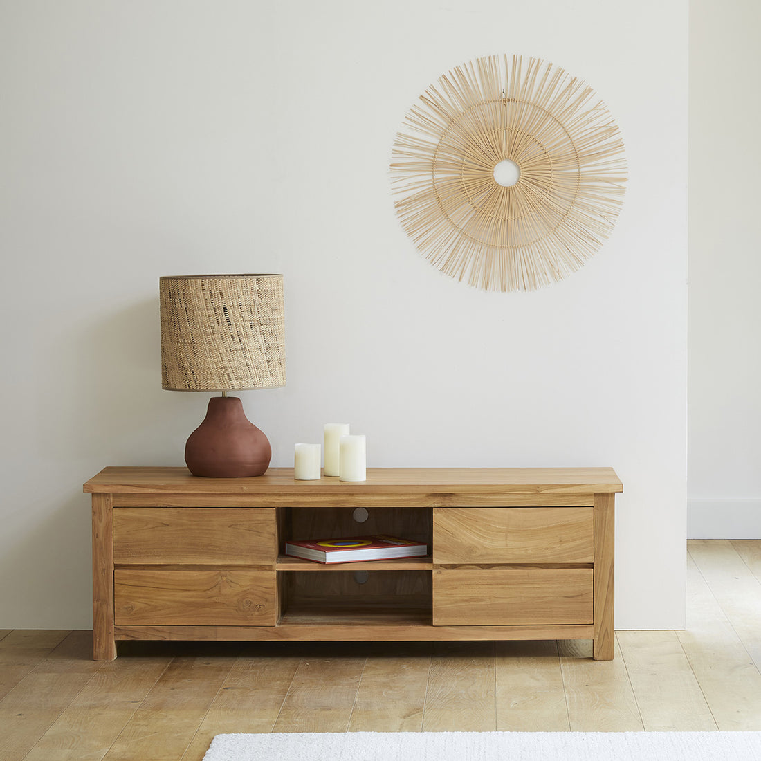 BOSTON - TV-Schrank aus massivem Teakholz 150 cm