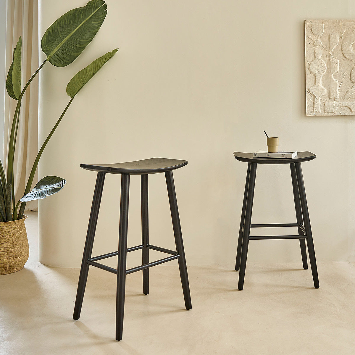 AMBRE - Hocker aus massivem Teakholz schwarz 75 cm