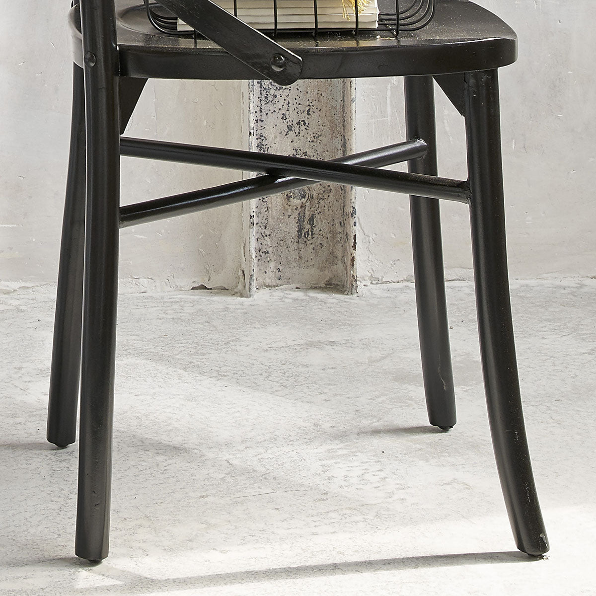 LONDRES - Bistrostuhl aus massivem Mahagoni schwarz