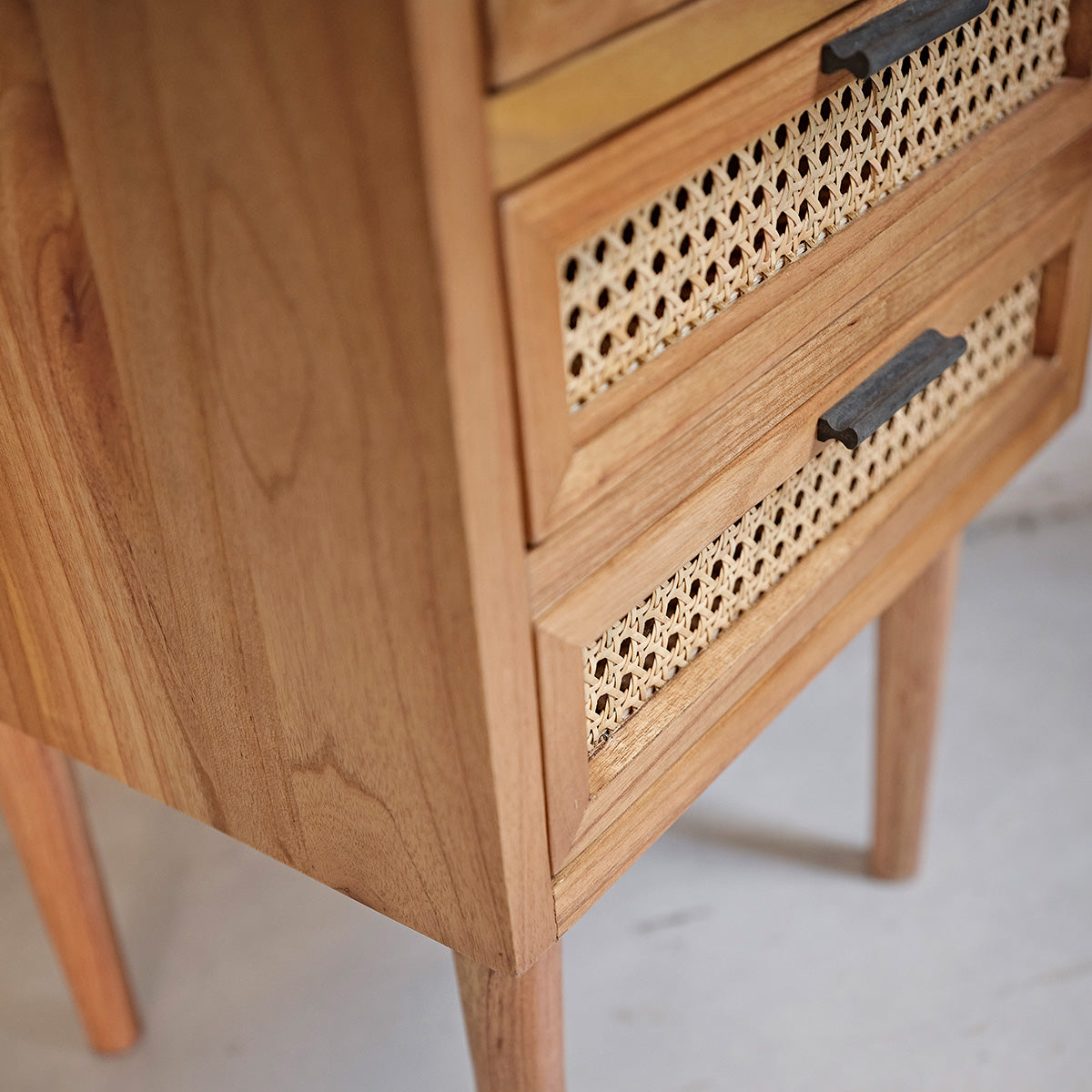 ALBA - Table de chevet en mindi massif et cannage 40 cm