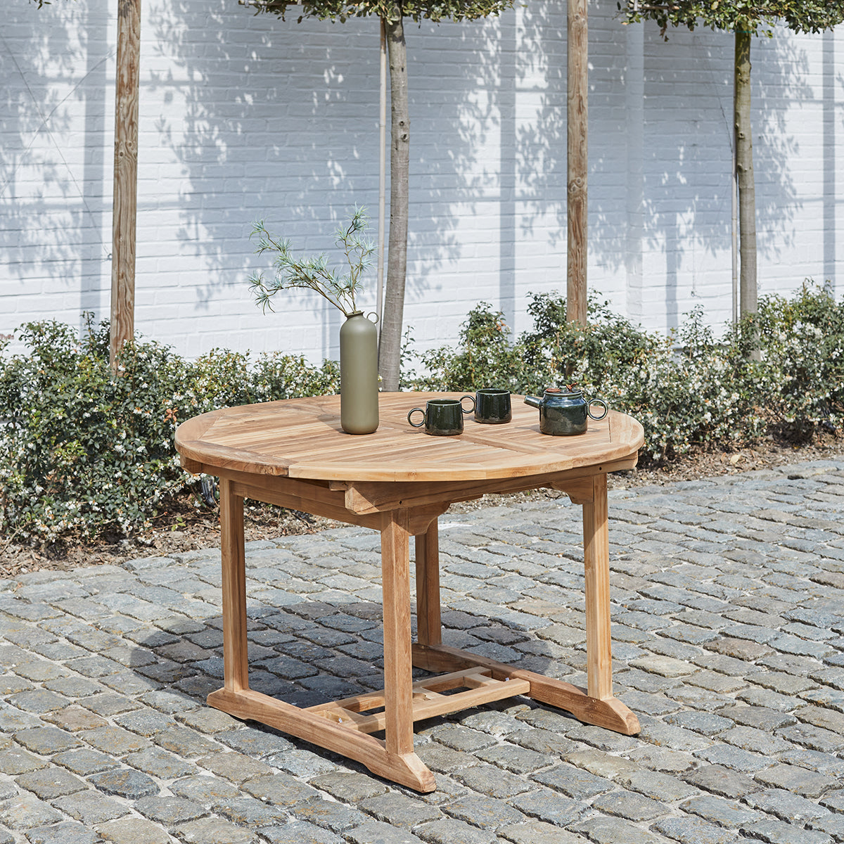 MIDLAND - ausziehbarerer Gartentisch aus Teakholz 6/8 Sitzplätze
