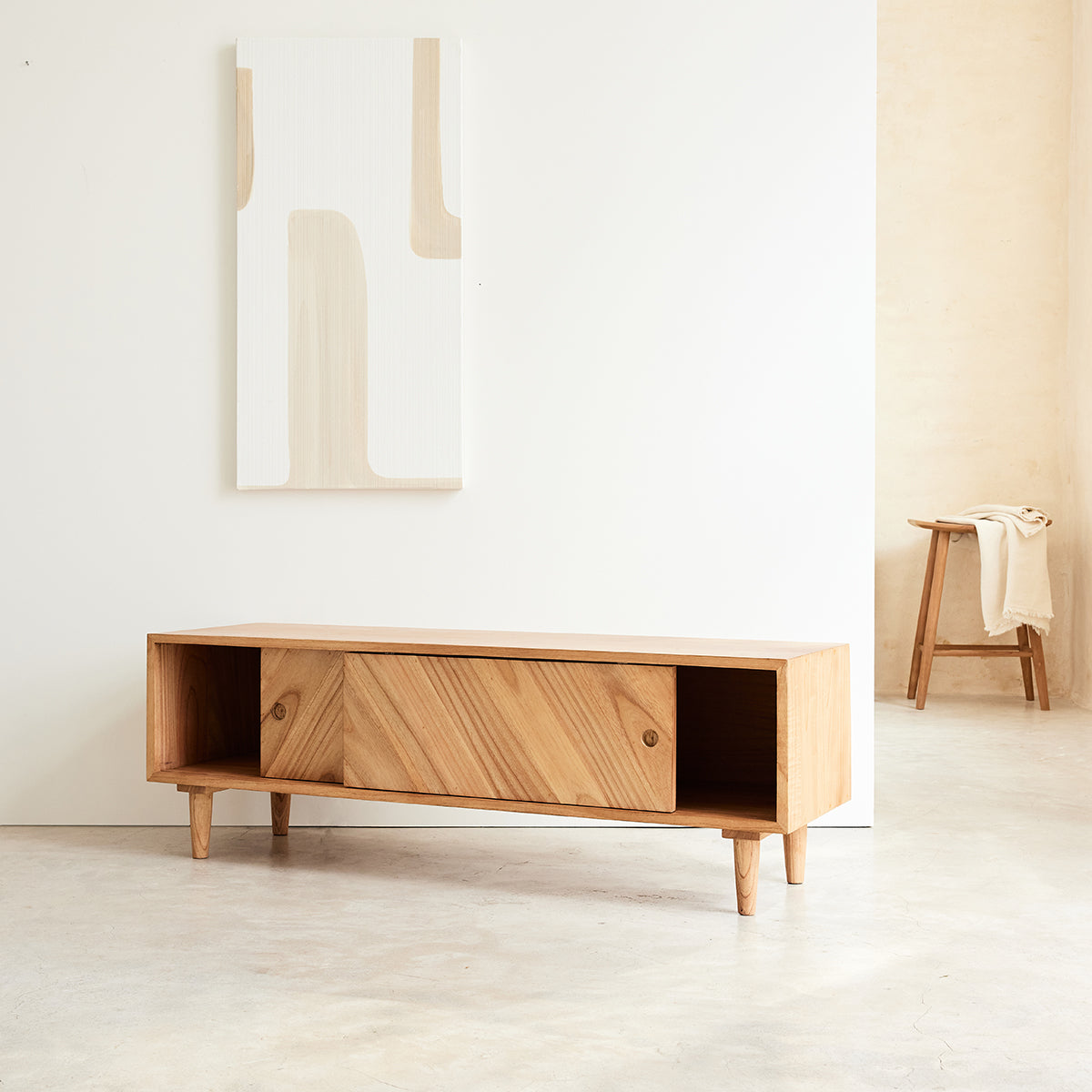 PACÔME - TV-Möbel aus massivem Mindi 135 cm