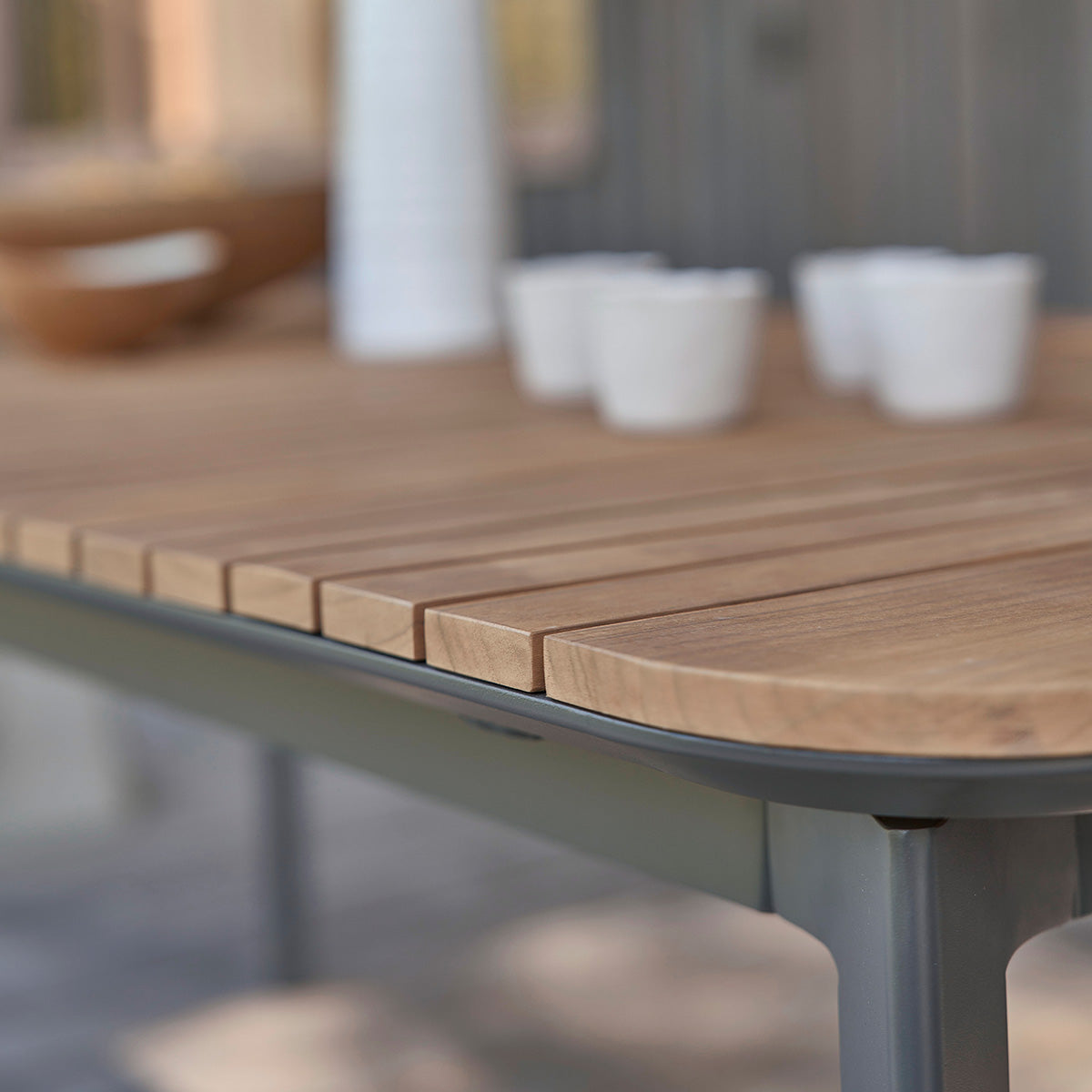 SIENA - Gartentisch aus massivem Teakholz und Aluminium 6/8 pers.