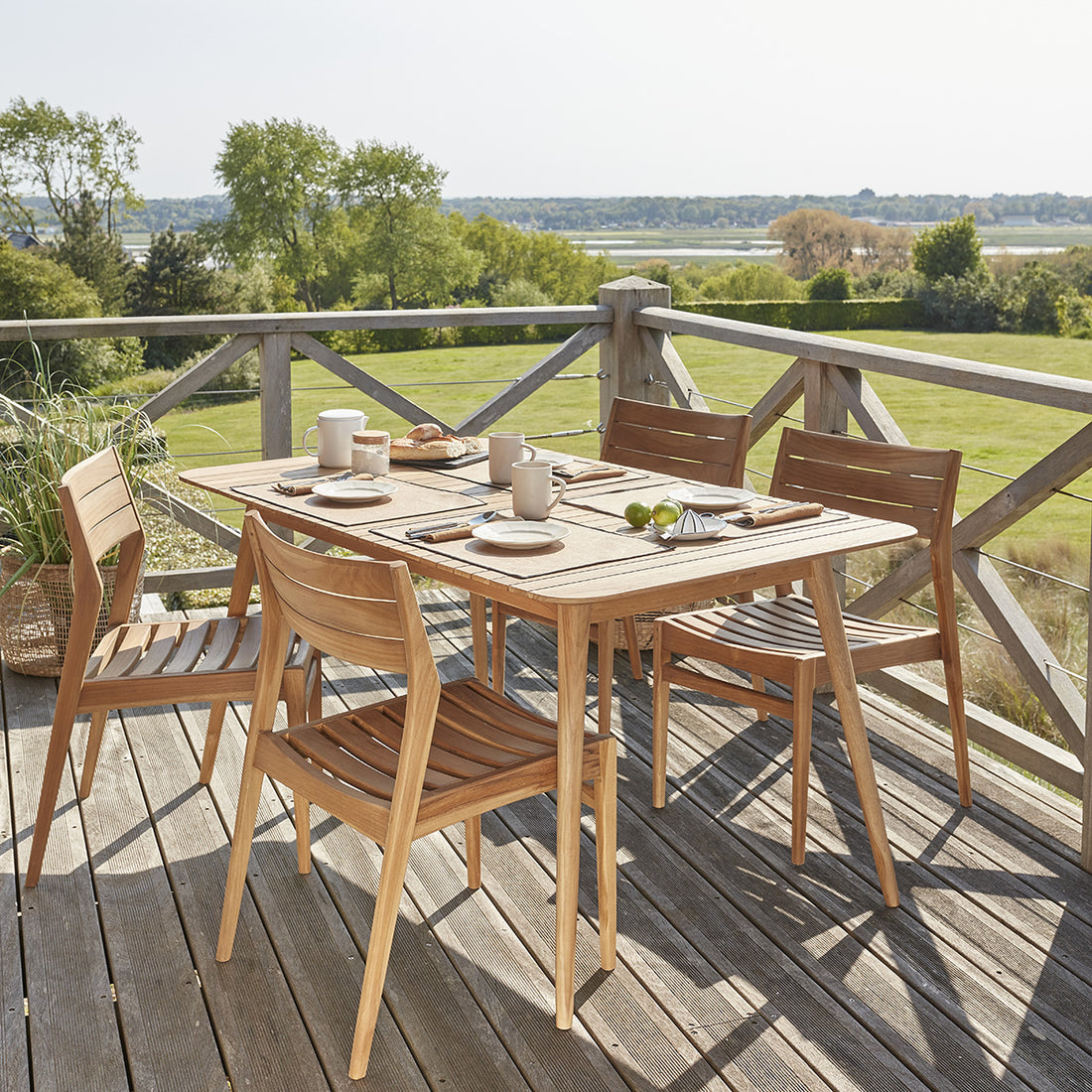 APRIL - Gartenmöbel aus massivem Teakholz 4/6 Personen
