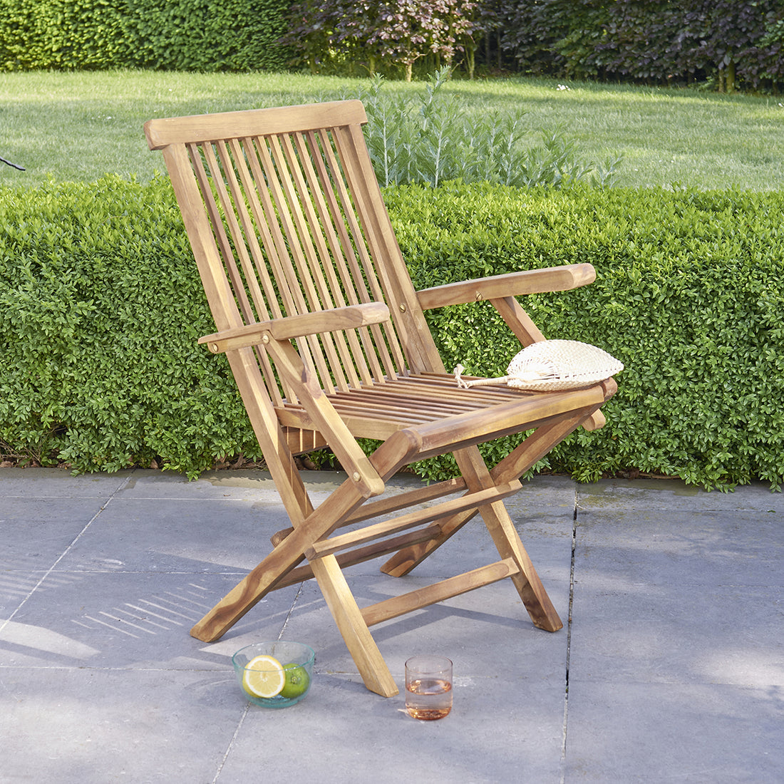 BALI - Klappbarer Gartensessel aus massivem, geöltem Teakholz
